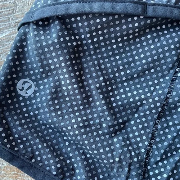 Lululemon Speed it up shorts size 8 - Picture 5 of 6